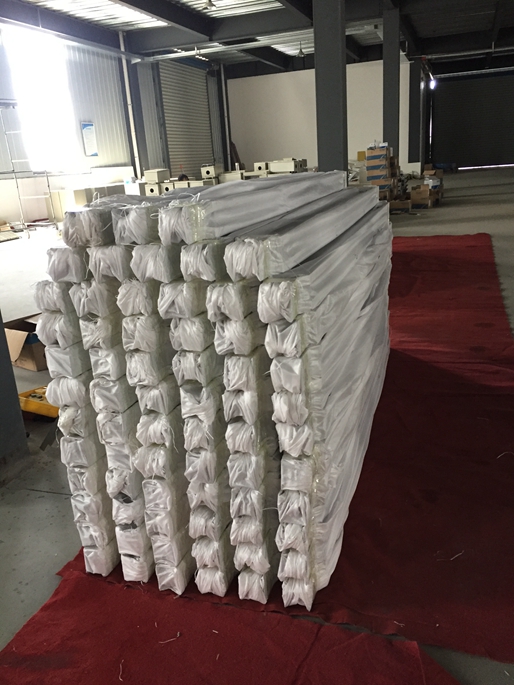 封閉母線(xiàn)槽有什么優(yōu)缺點(diǎn)