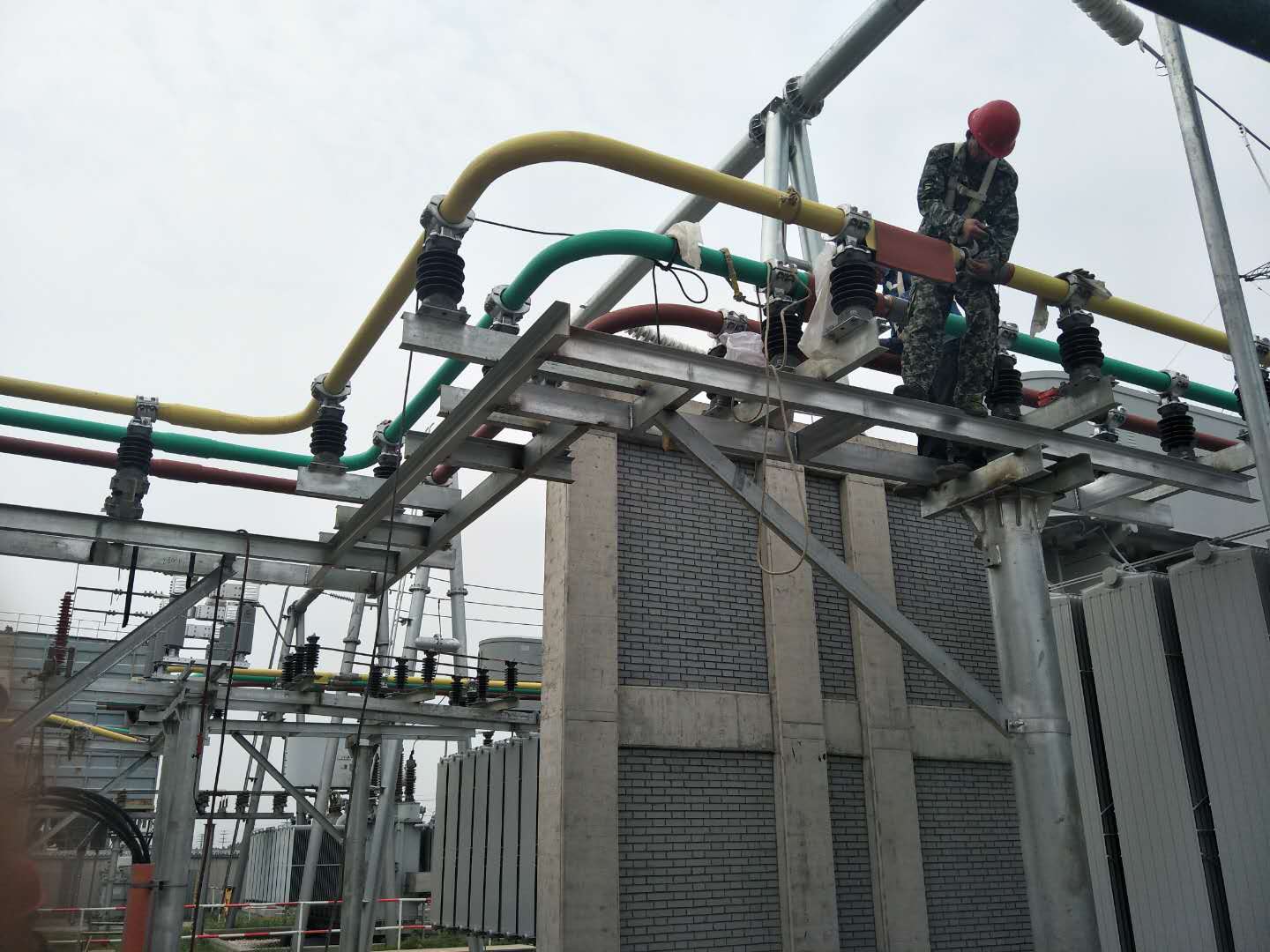 管型母線.jpg 管型母線.jpg